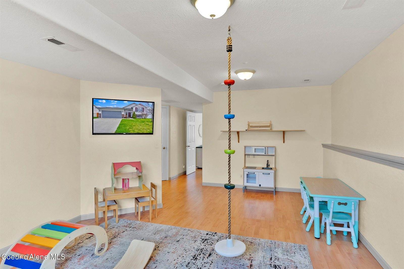 2534 North Coolwater Dr, Post Falls, ID 83854