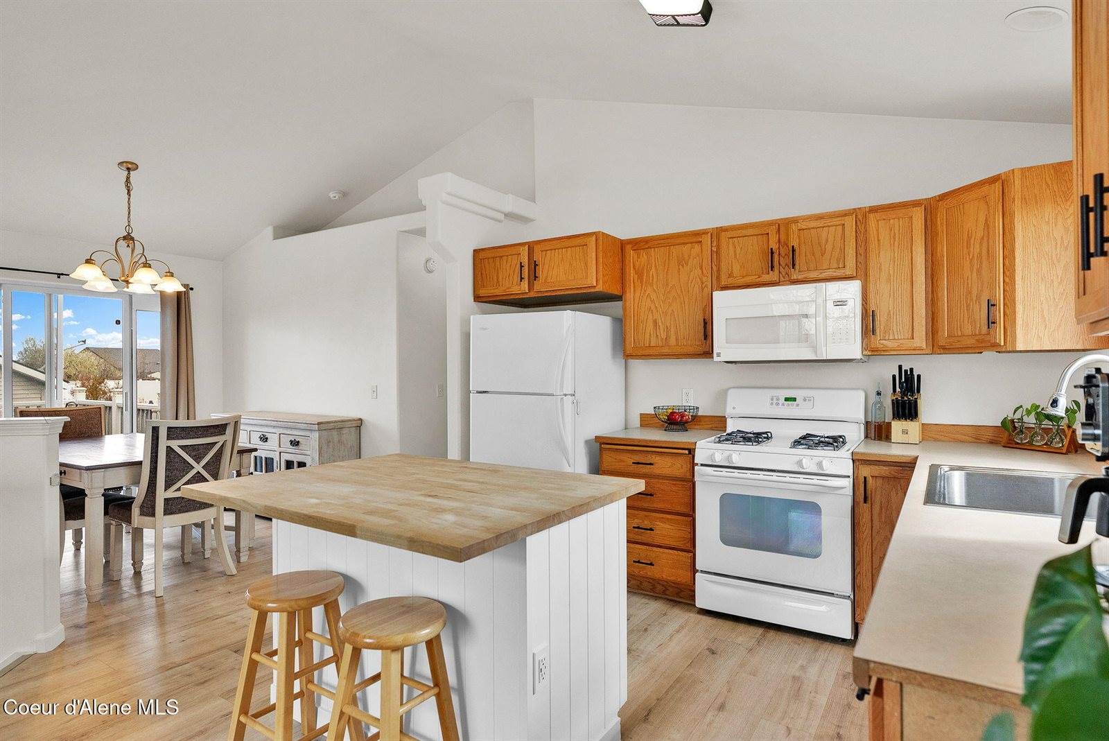 2534 North Coolwater Dr, Post Falls, ID 83854