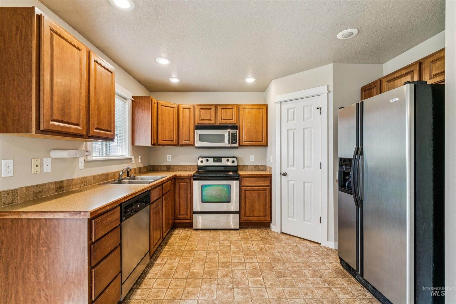 11427 W Silverview St, Boise, ID 83713