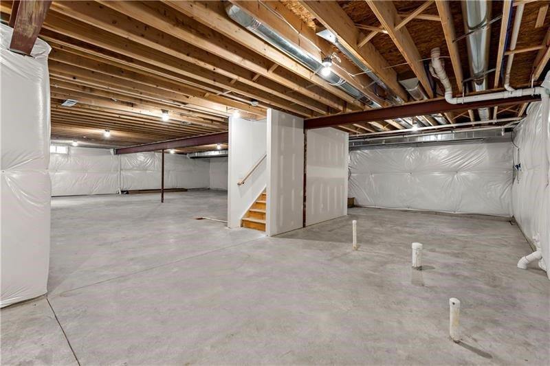 300 Timberline Dr, North Franklin Township, PA 15301