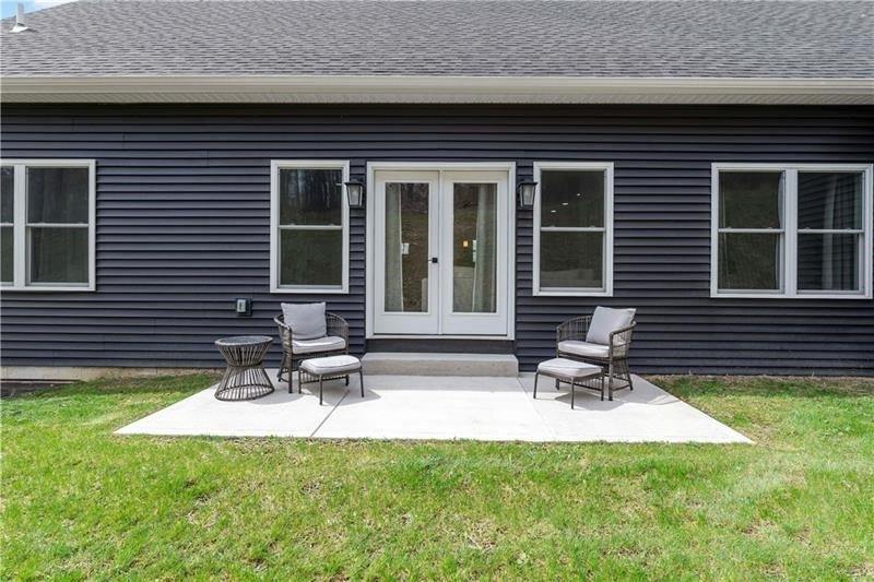 300 Timberline Dr, North Franklin Township, PA 15301