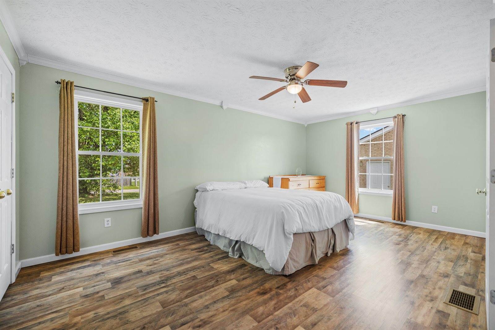 3033 Clear Springs Drive, London, KY 40744