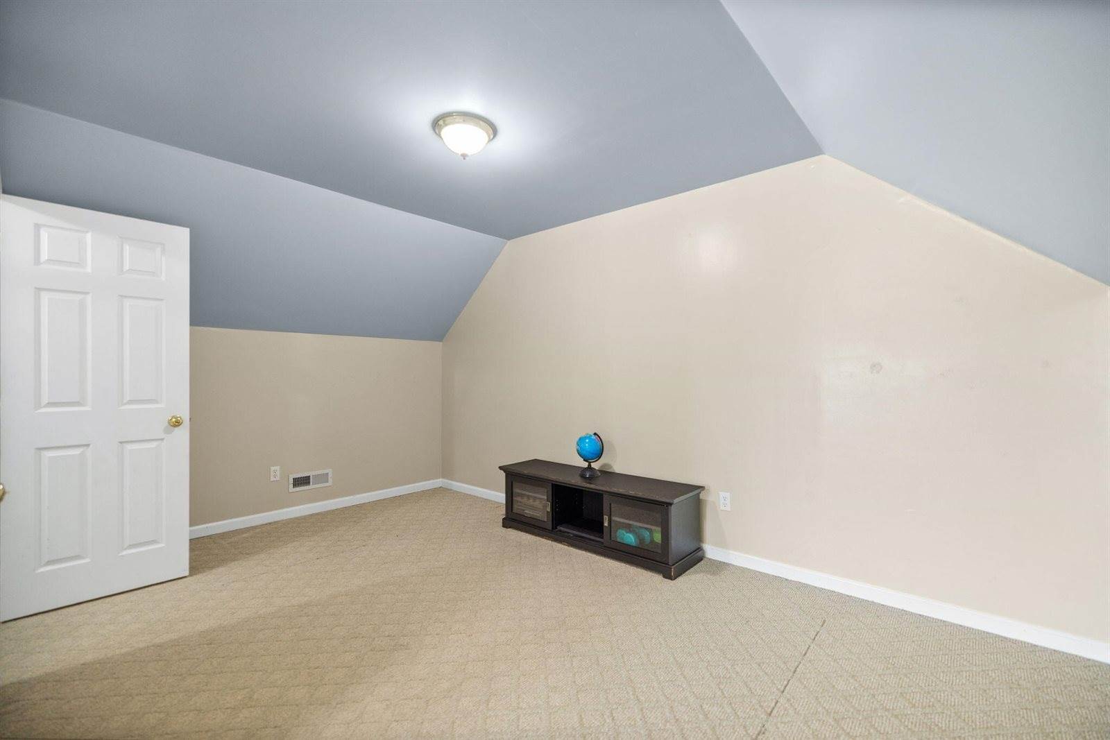 3033 Clear Springs Drive, London, KY 40744