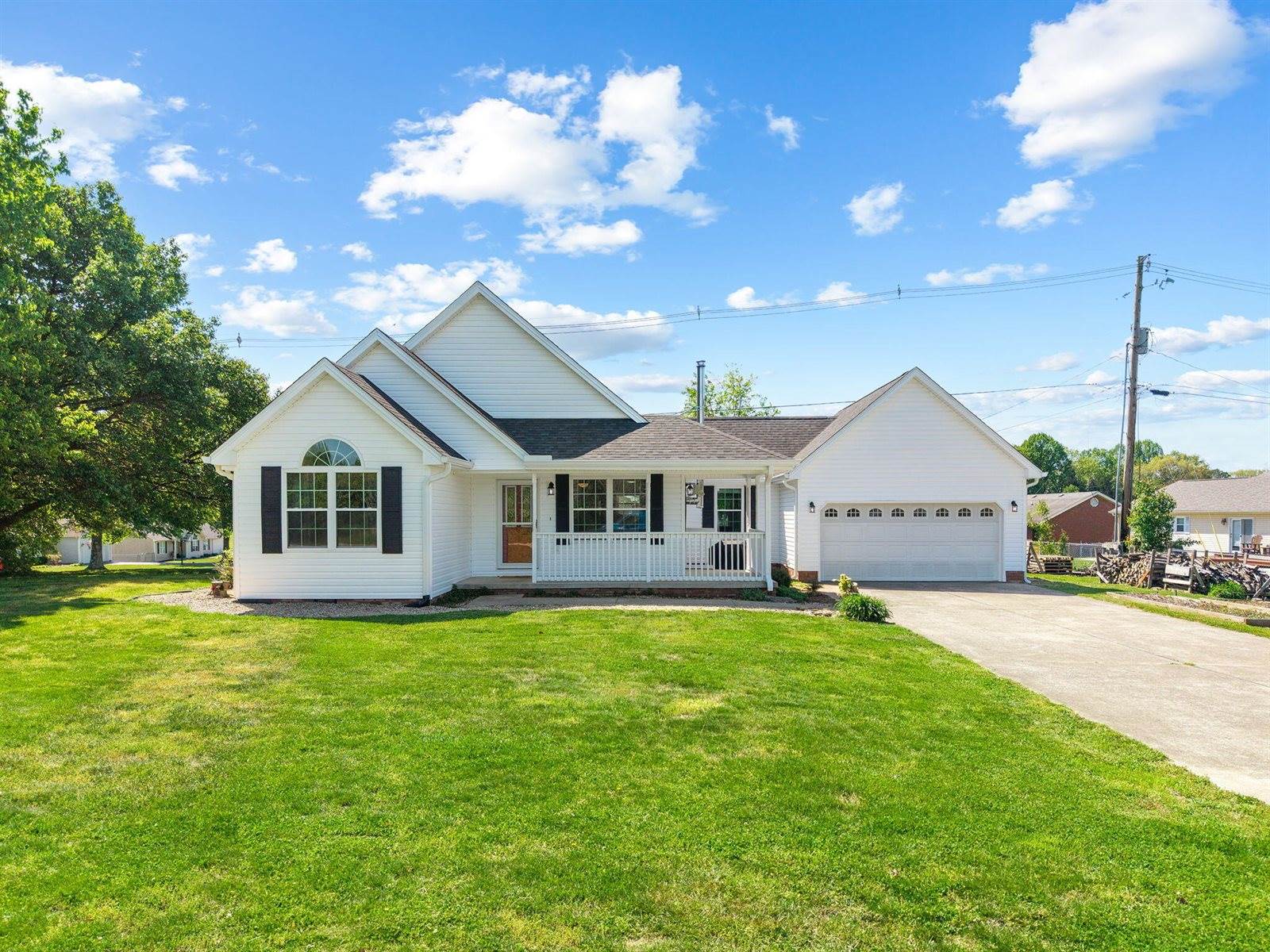 3033 Clear Springs Drive, London, KY 40744