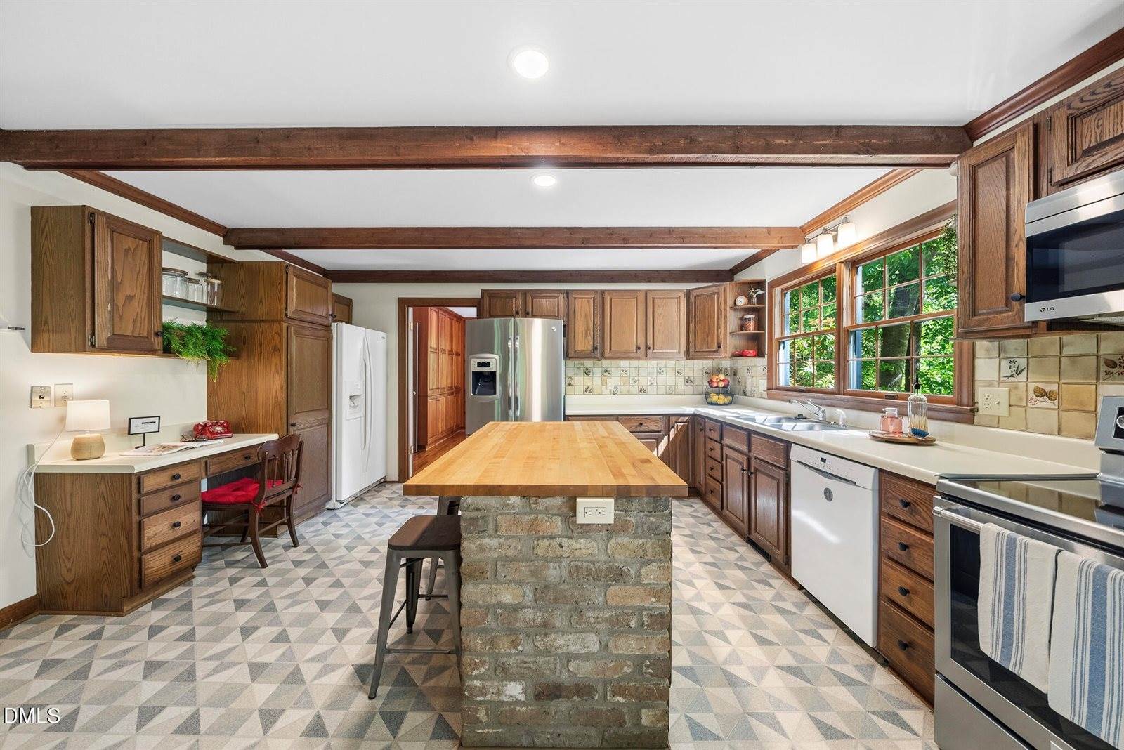 668 Windsor Road, Chapel Hill, NC 27516