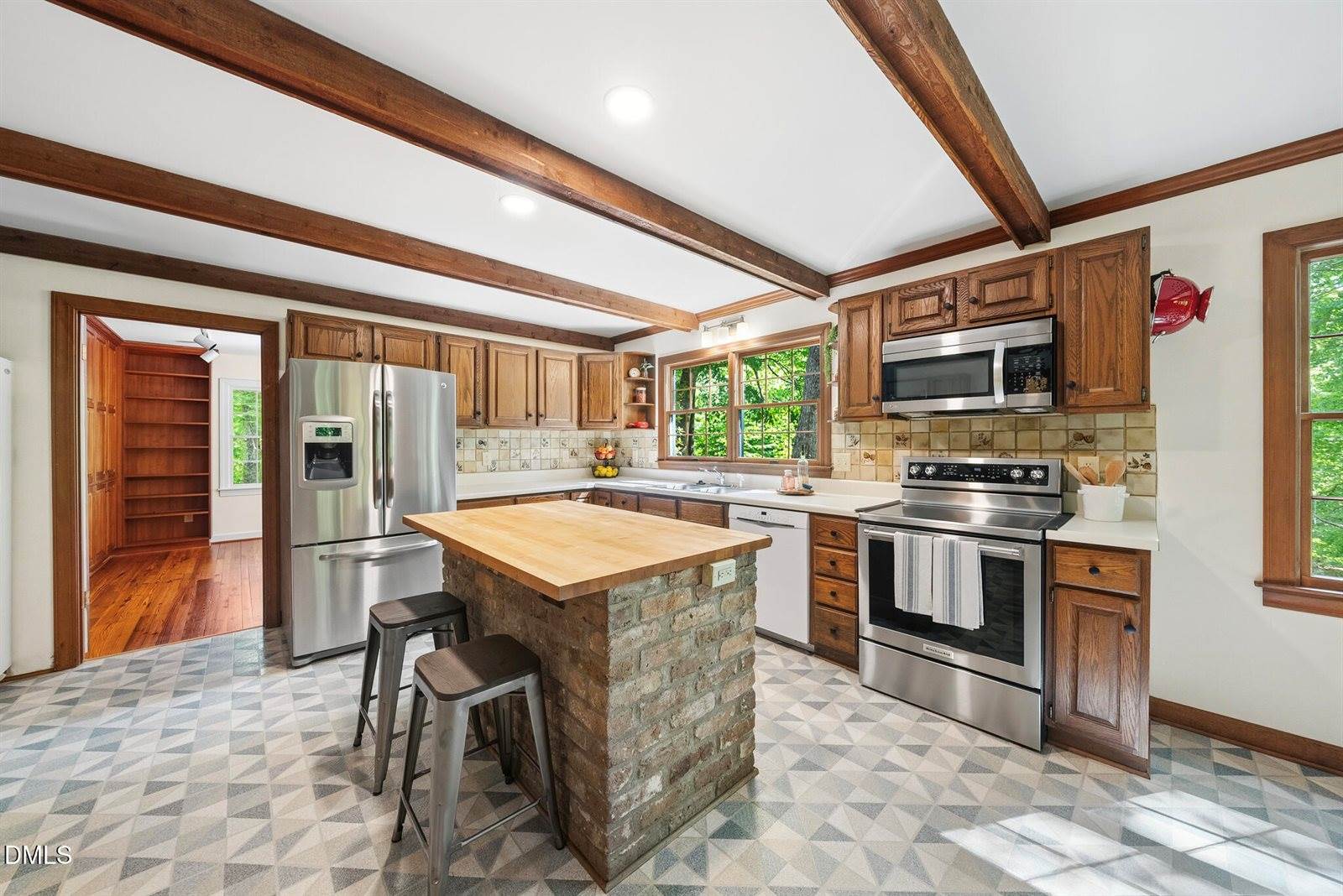 668 Windsor Road, Chapel Hill, NC 27516