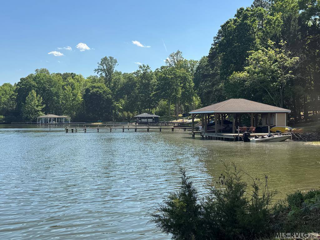 108 Skiers Point, Macon, NC 27551