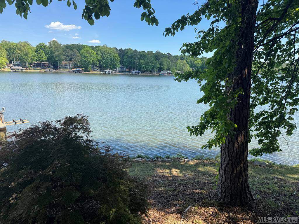 108 Skiers Point, Macon, NC 27551