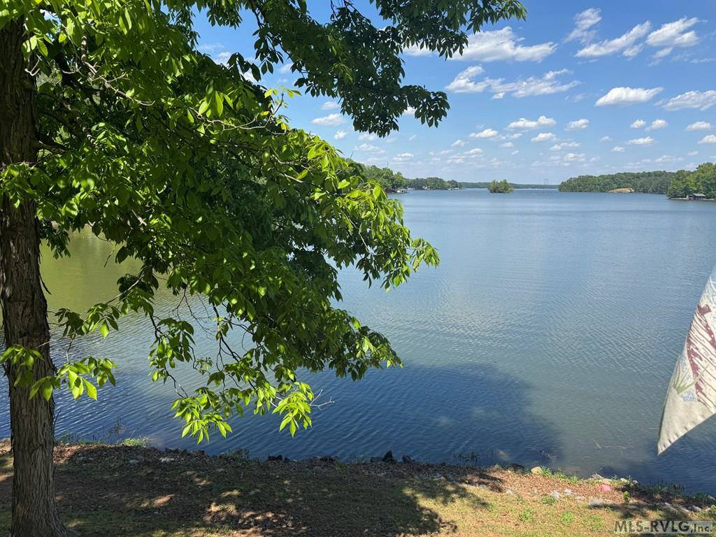 108 Skiers Point, Macon, NC 27551