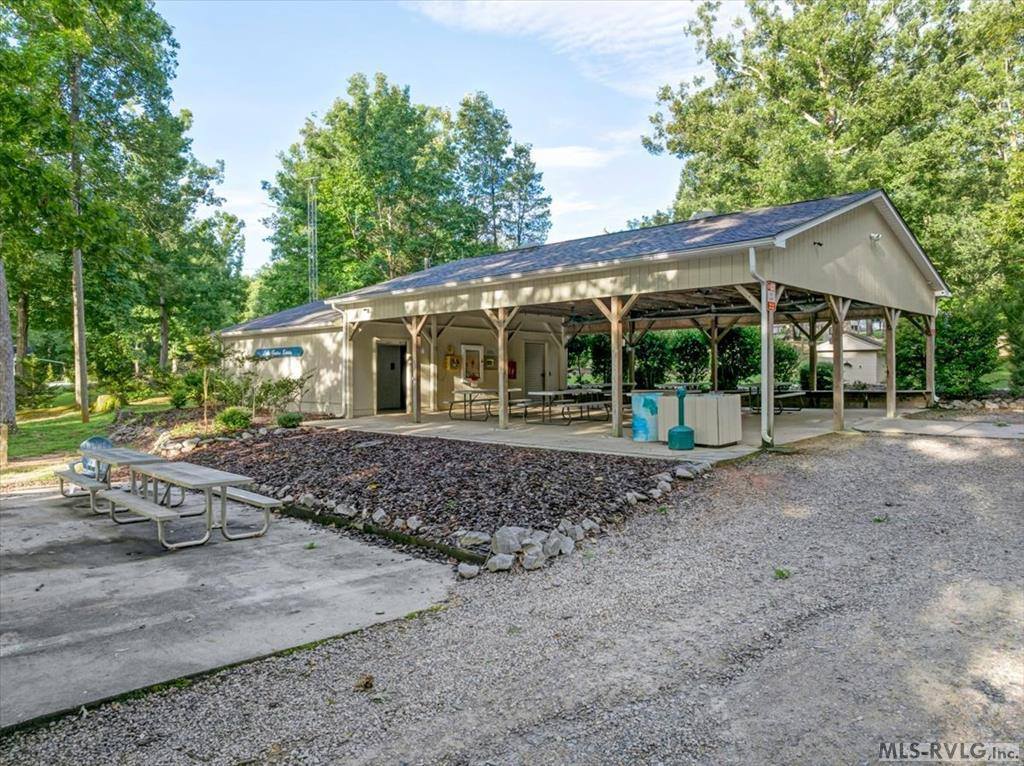 108 Skiers Point, Macon, NC 27551