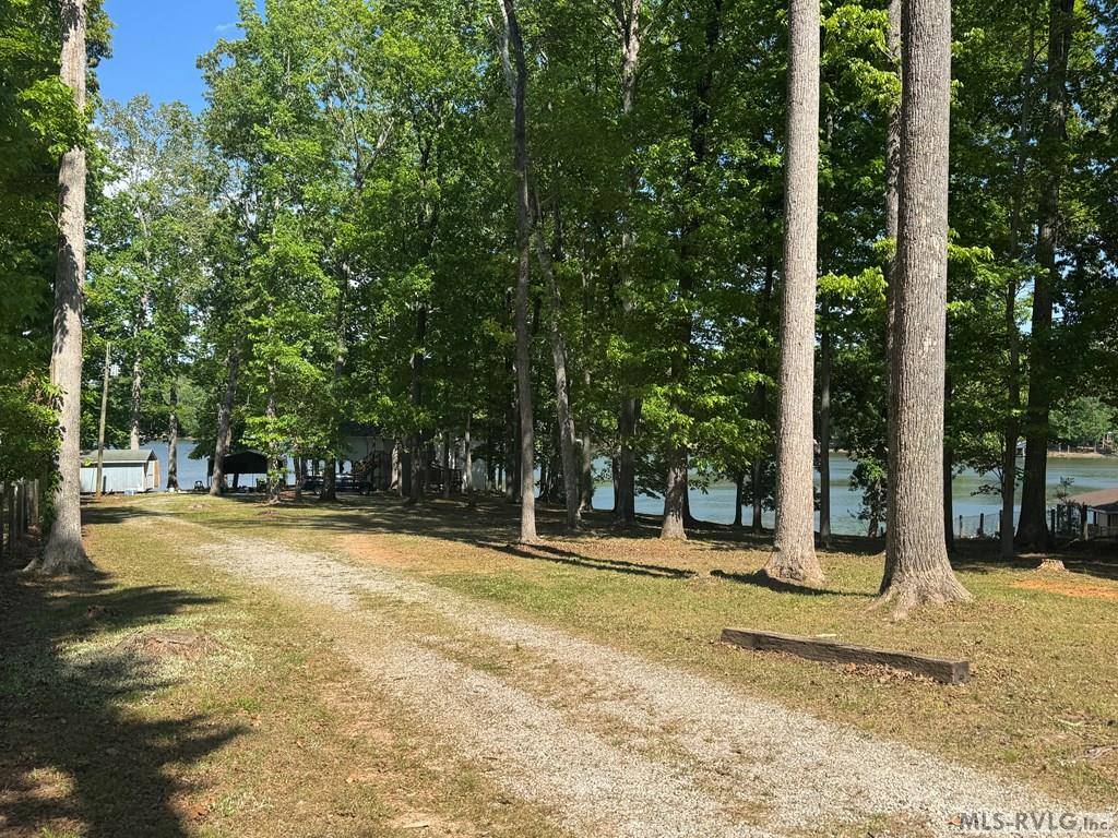 108 Skiers Point, Macon, NC 27551