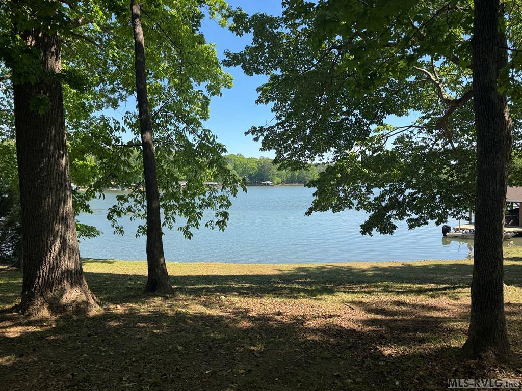 108 Skiers Point, Macon, NC 27551
