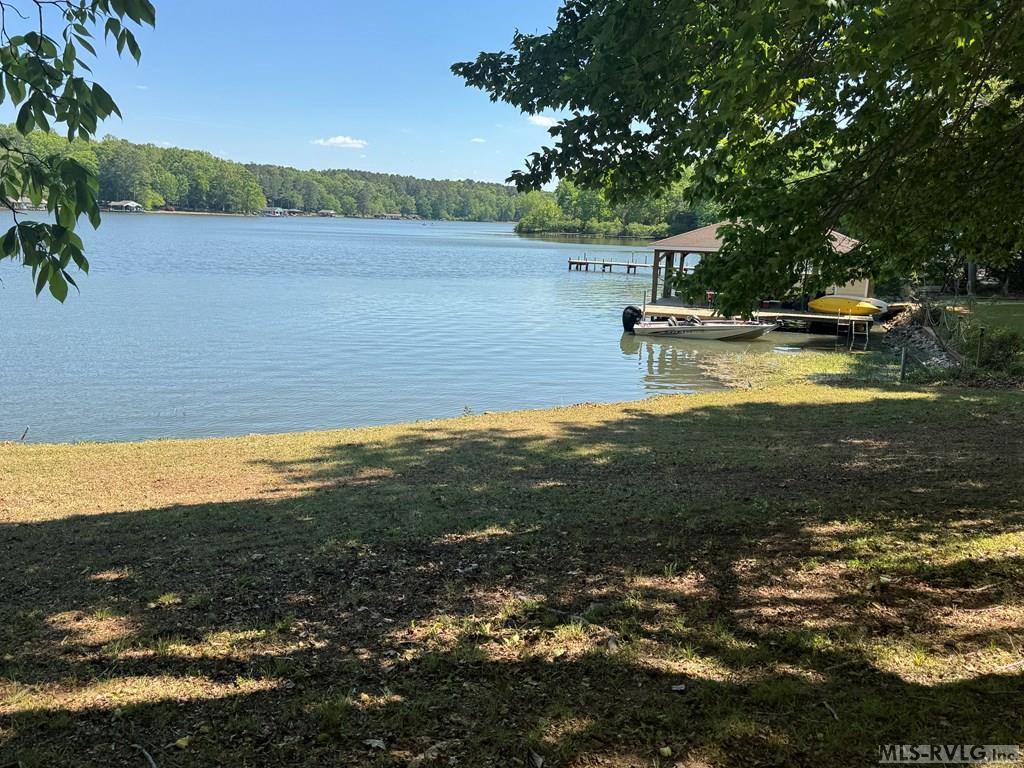 108 Skiers Point, Macon, NC 27551