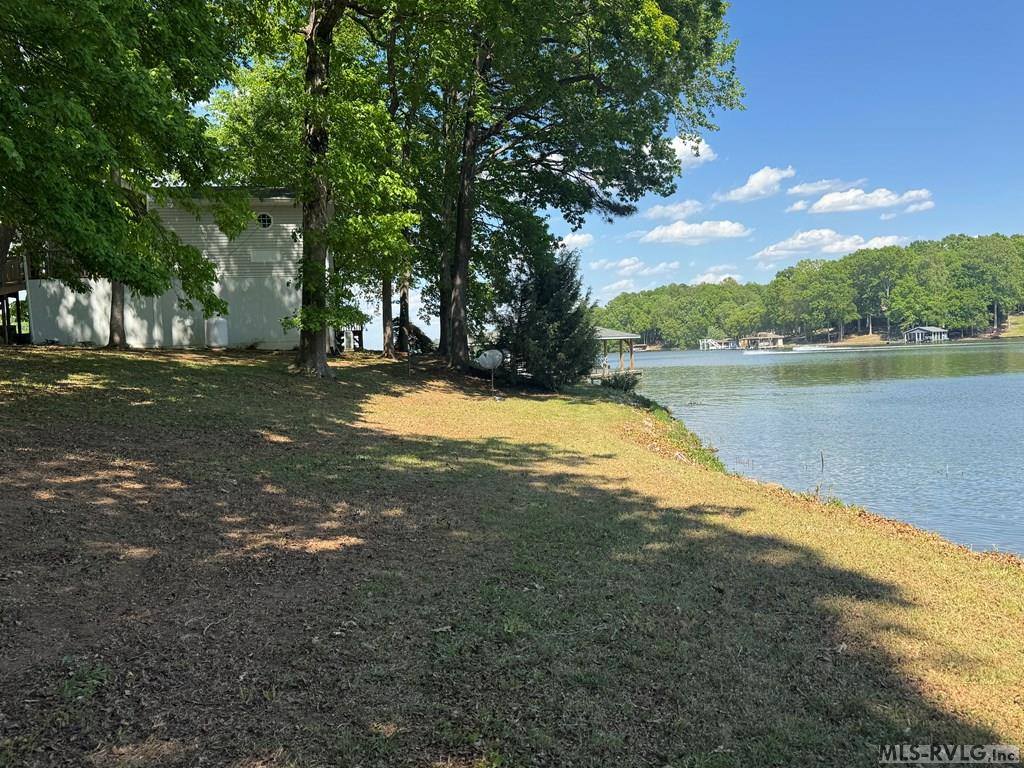 108 Skiers Point, Macon, NC 27551