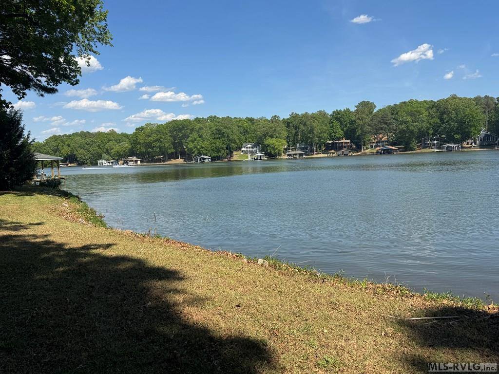 108 Skiers Point, Macon, NC 27551