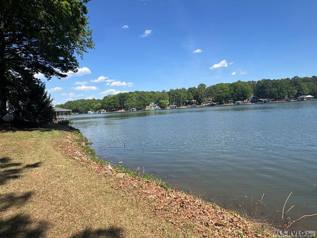 108 Skiers Point, Macon, NC 27551