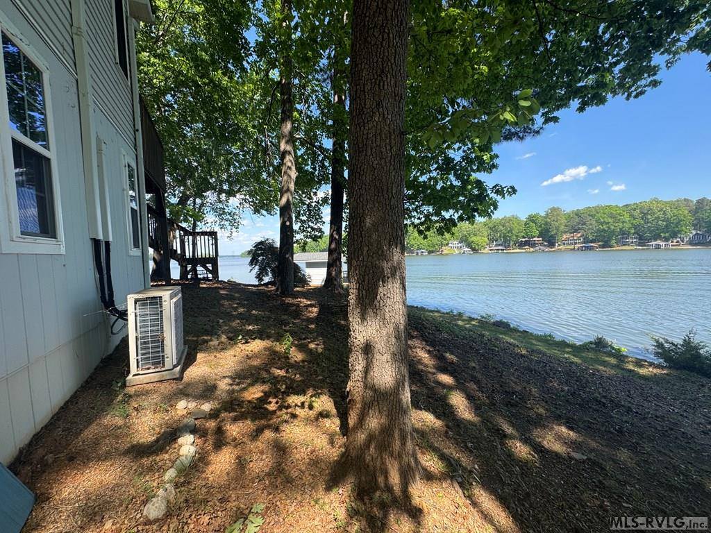 108 Skiers Point, Macon, NC 27551