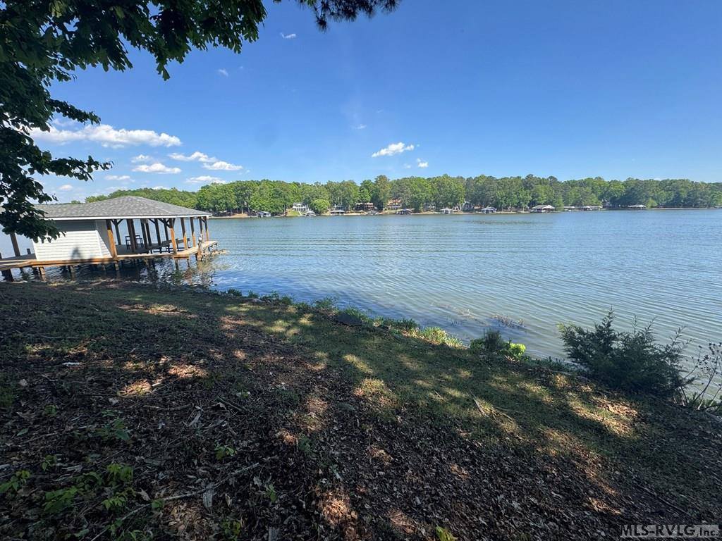 108 Skiers Point, Macon, NC 27551