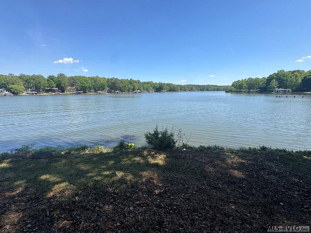 108 Skiers Point, Macon, NC 27551