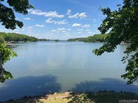 108 Skiers Point, Macon, NC 27551