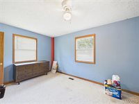 26502 Sherwood Lane, Laquey, MO 65534