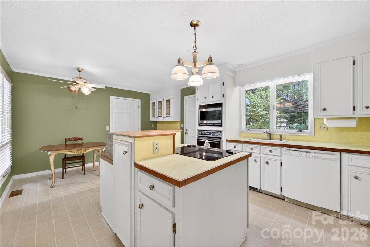 7412 Timber Ridge Drive, Mint Hill, NC 28227