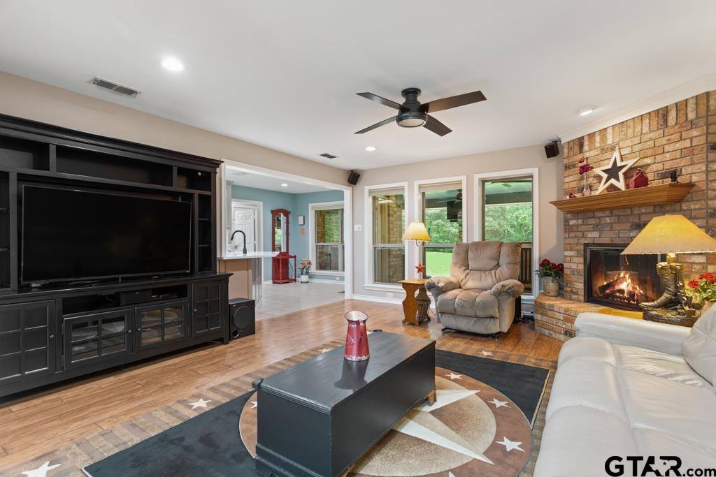 15988 Rocky Ridge Rd, Bullard, TX 75757