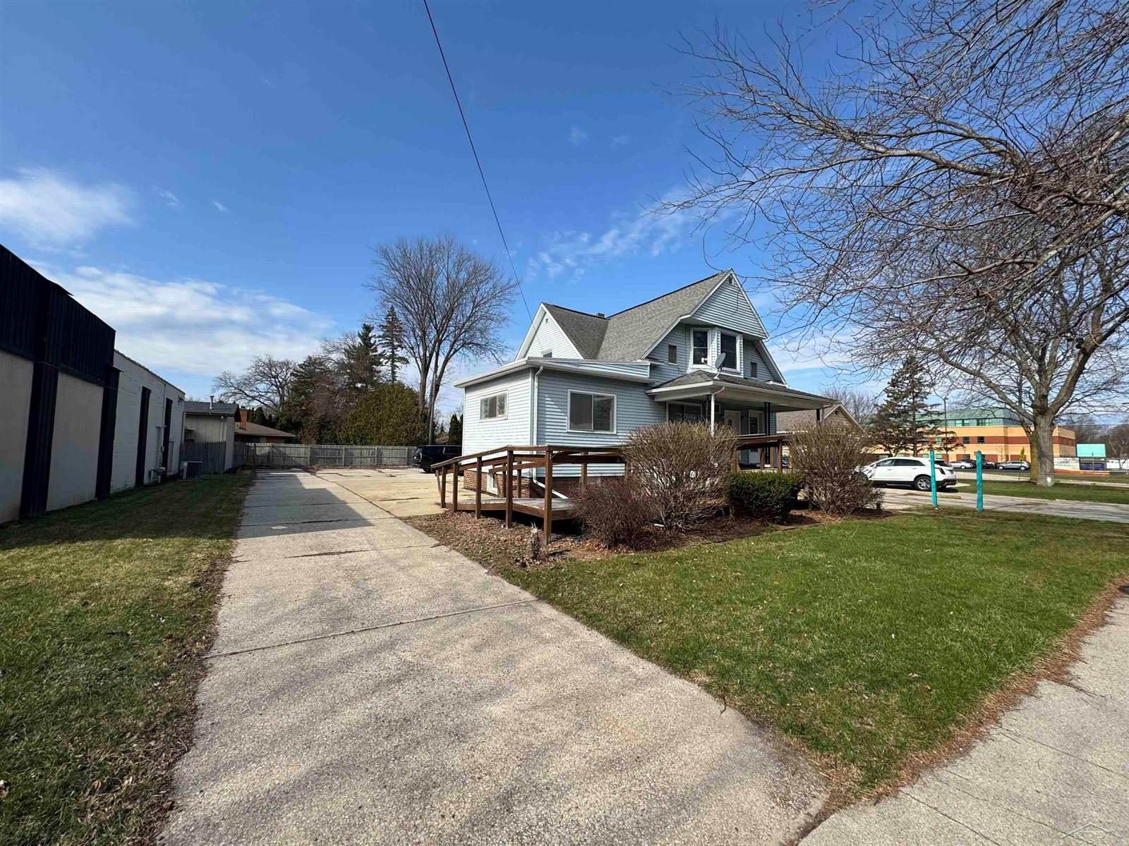 2911 Court Street, Saginaw, MI 48602
