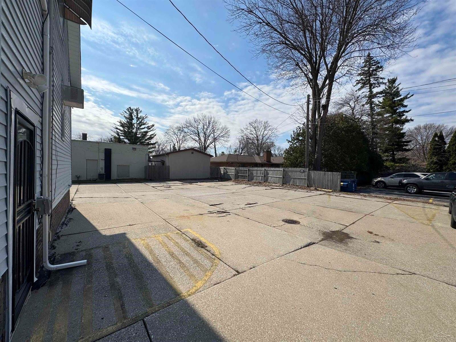 2911 Court Street, Saginaw, MI 48602