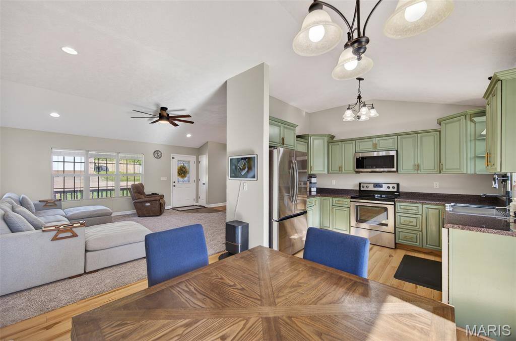 20990 Hideaway Lane, Saint Robert, MO 65584
