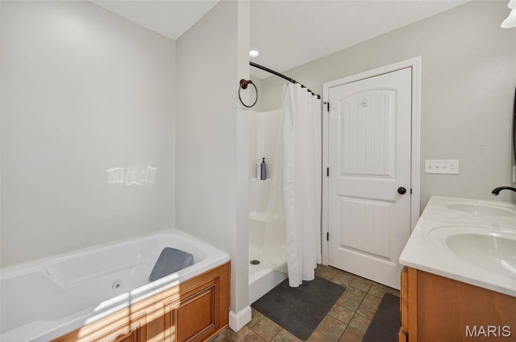 20990 Hideaway Lane, Saint Robert, MO 65584