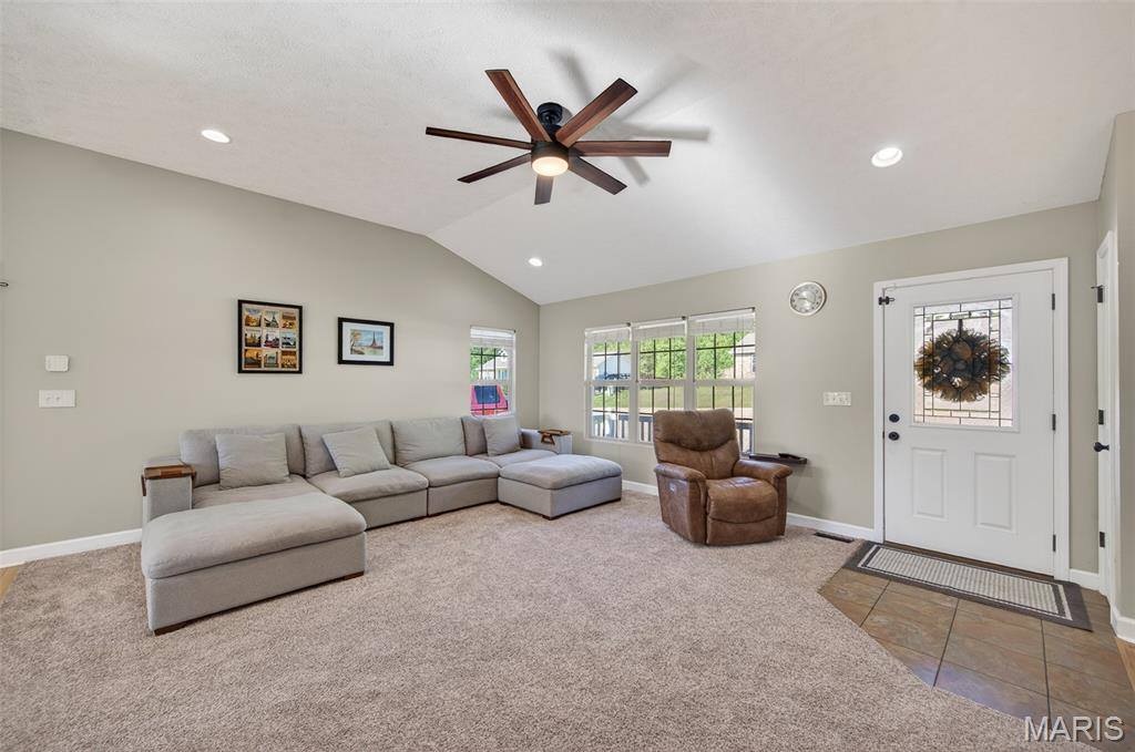 20990 Hideaway Lane, Saint Robert, MO 65584