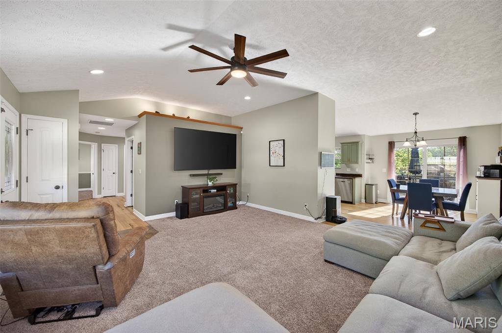 20990 Hideaway Lane, Saint Robert, MO 65584