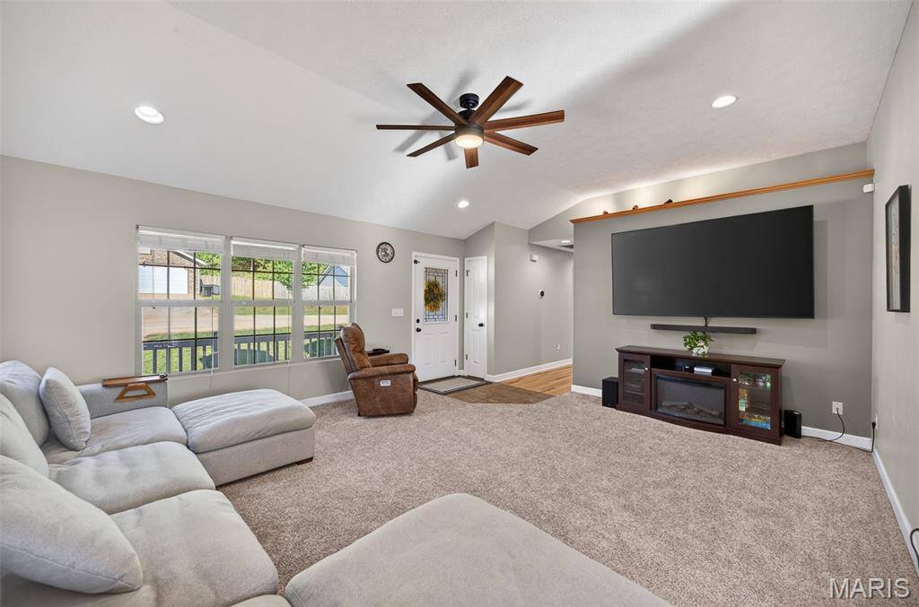 20990 Hideaway Lane, Saint Robert, MO 65584