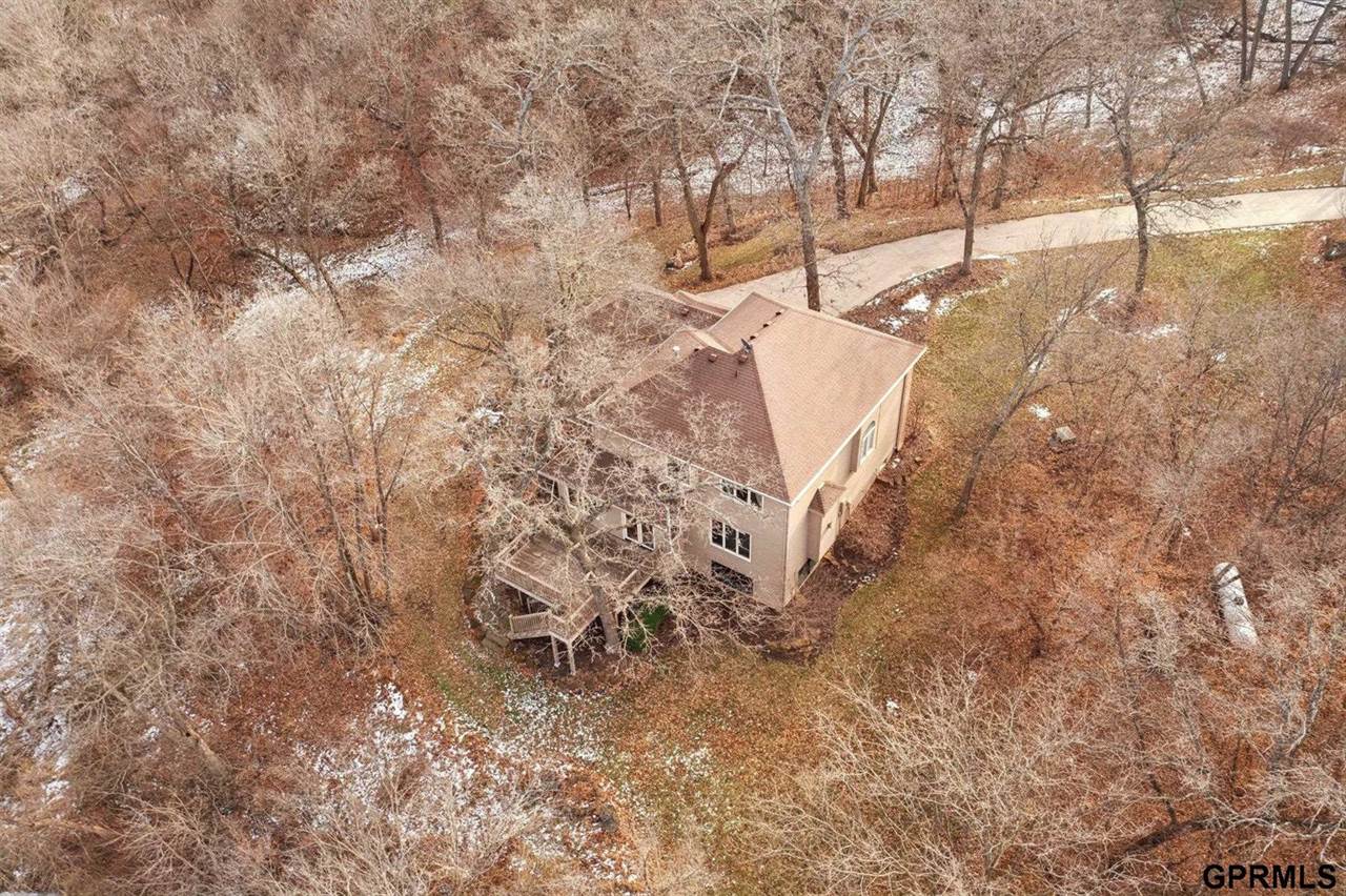 19719 Raven Drive, Louisville, NE 68037