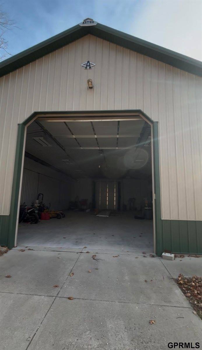 19719 Raven Drive, Louisville, NE 68037