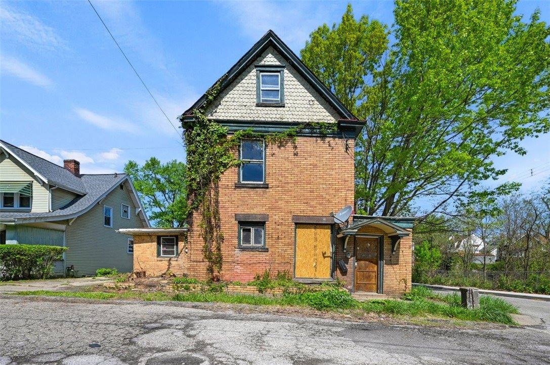 3225 Allendale St, Sheraden, PA 15204