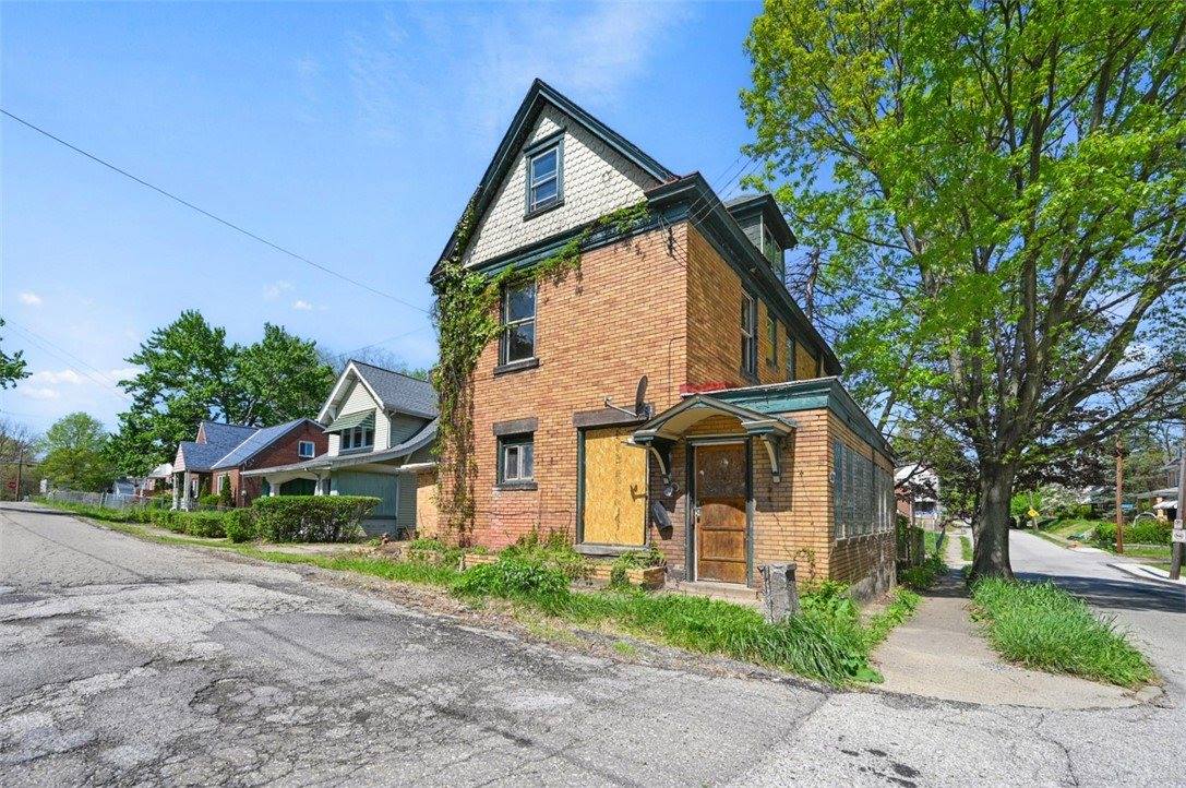 3225 Allendale St, Sheraden, PA 15204