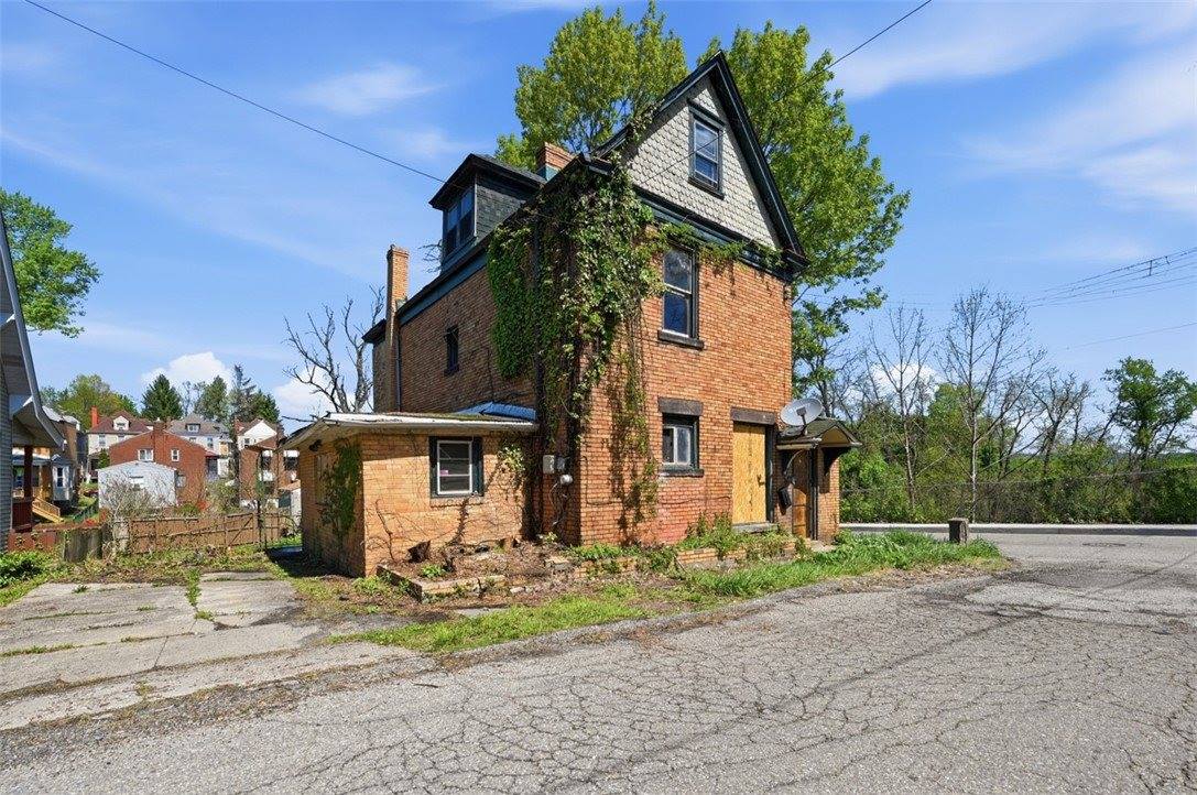 3225 Allendale St, Sheraden, PA 15204