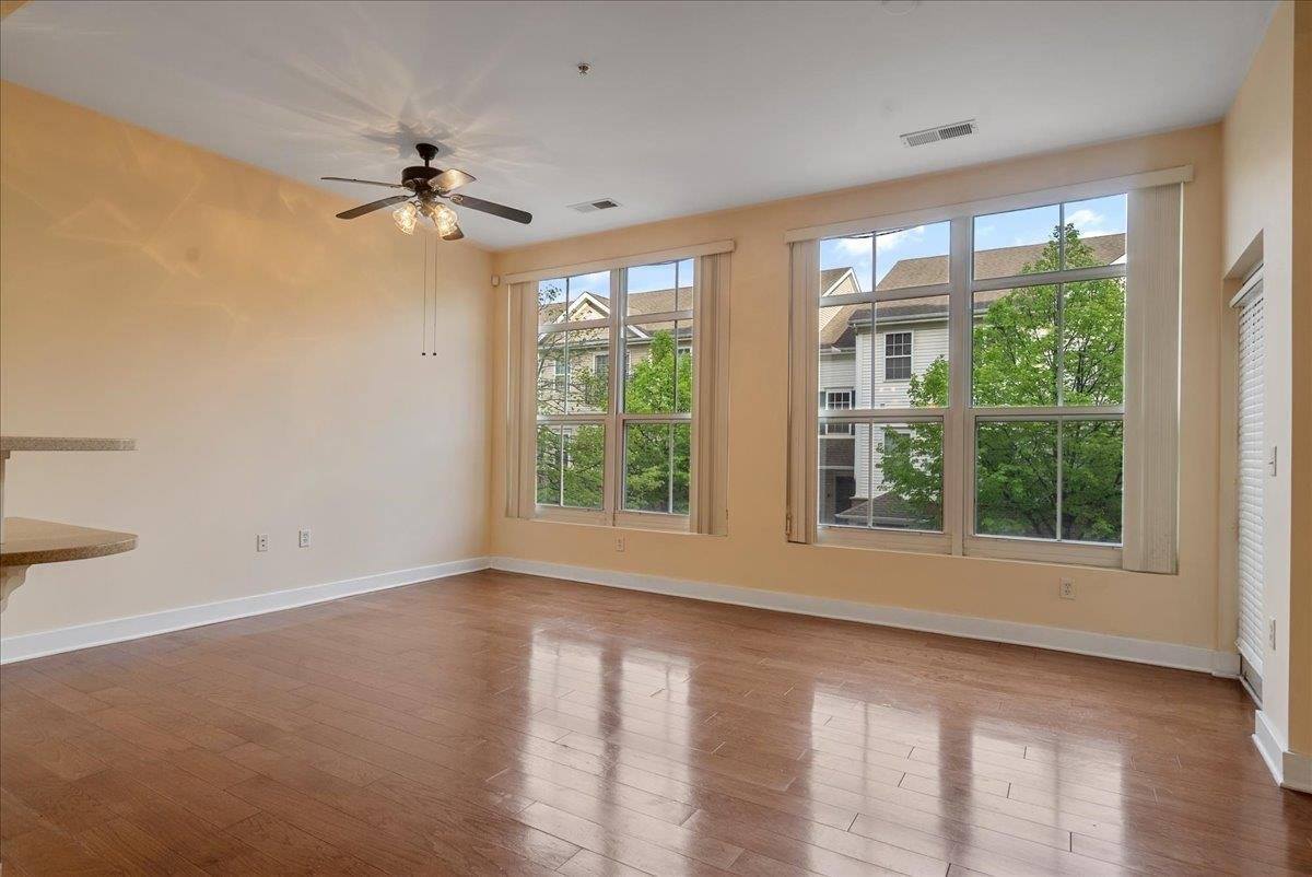3 Greenwich Dr, JC, West Bergen, NJ 07305