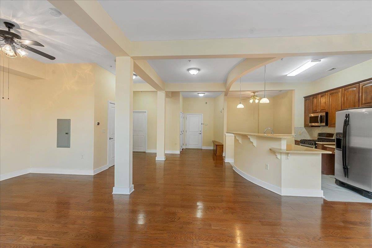 3 Greenwich Dr, JC, West Bergen, NJ 07305