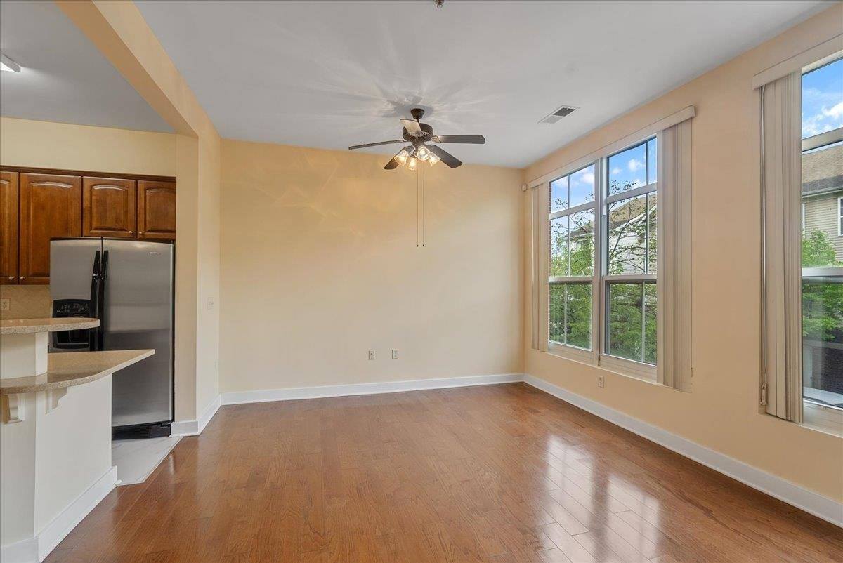 3 Greenwich Dr, JC, West Bergen, NJ 07305
