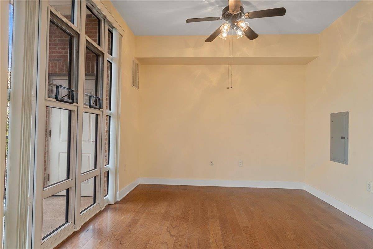 3 Greenwich Dr, JC, West Bergen, NJ 07305