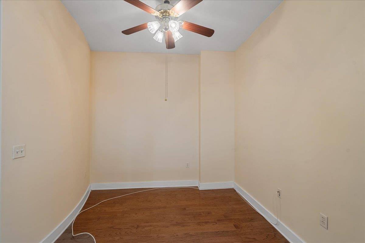 3 Greenwich Dr, JC, West Bergen, NJ 07305