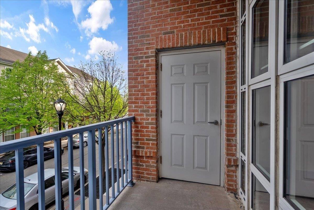 3 Greenwich Dr, JC, West Bergen, NJ 07305