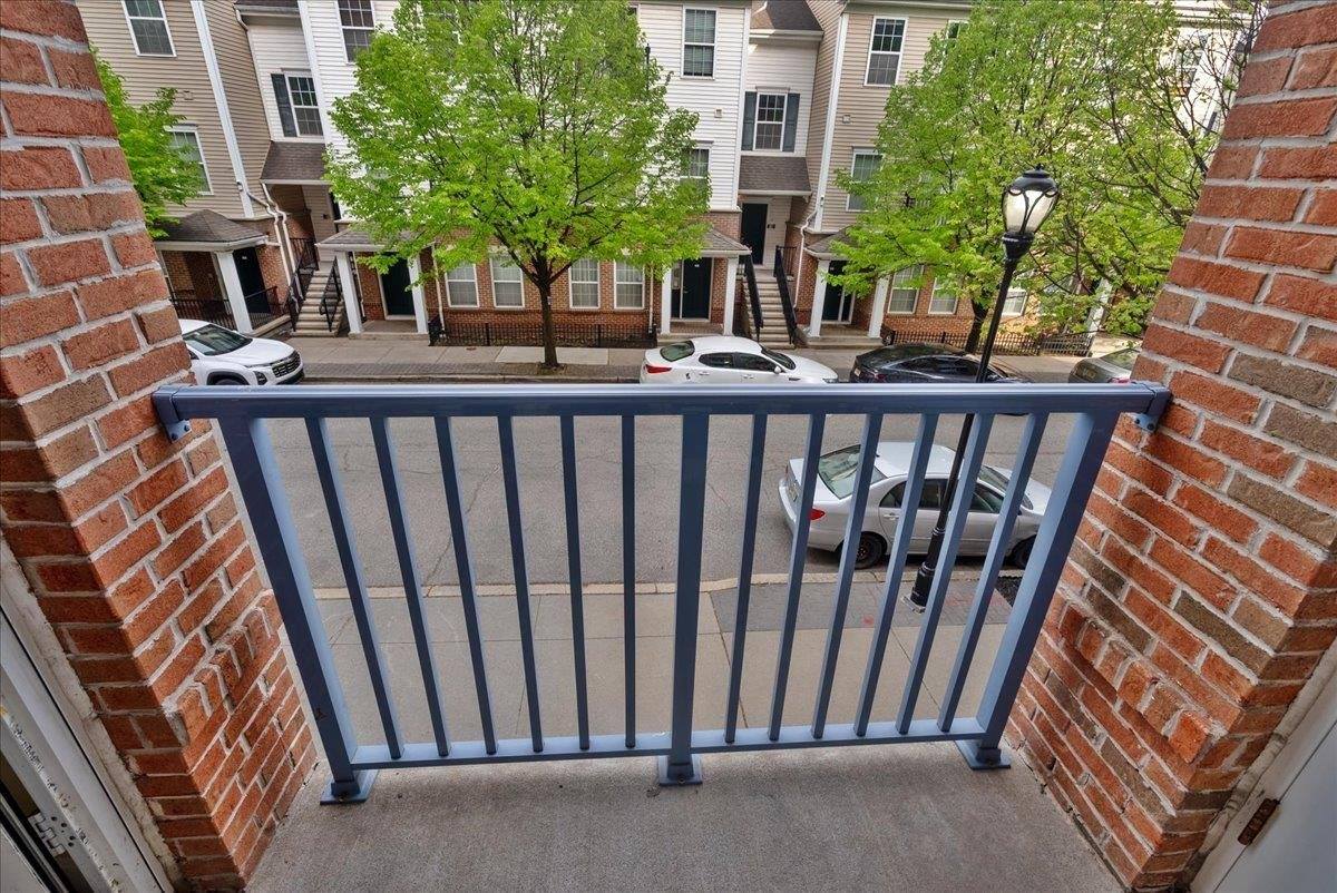 3 Greenwich Dr, JC, West Bergen, NJ 07305
