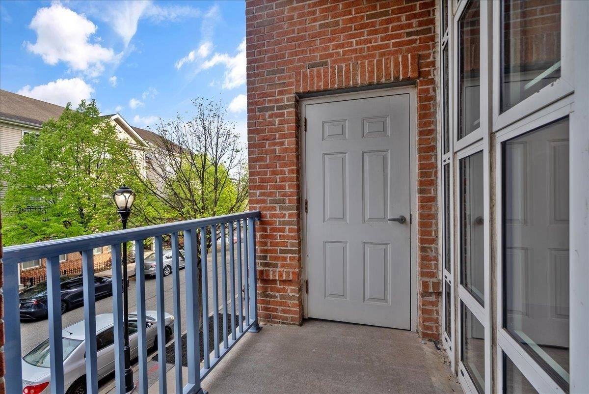 3 Greenwich Dr, JC, West Bergen, NJ 07305