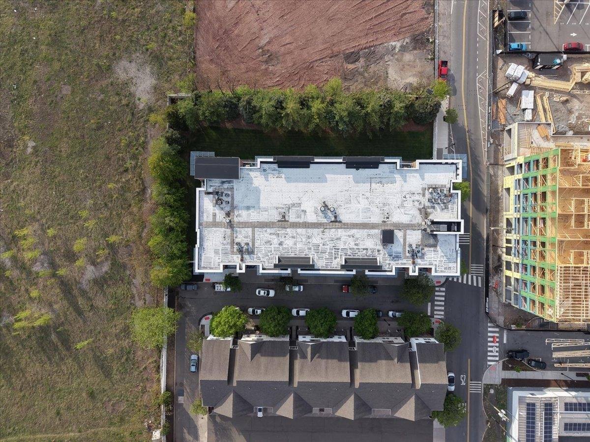 3 Greenwich Dr, JC, West Bergen, NJ 07305