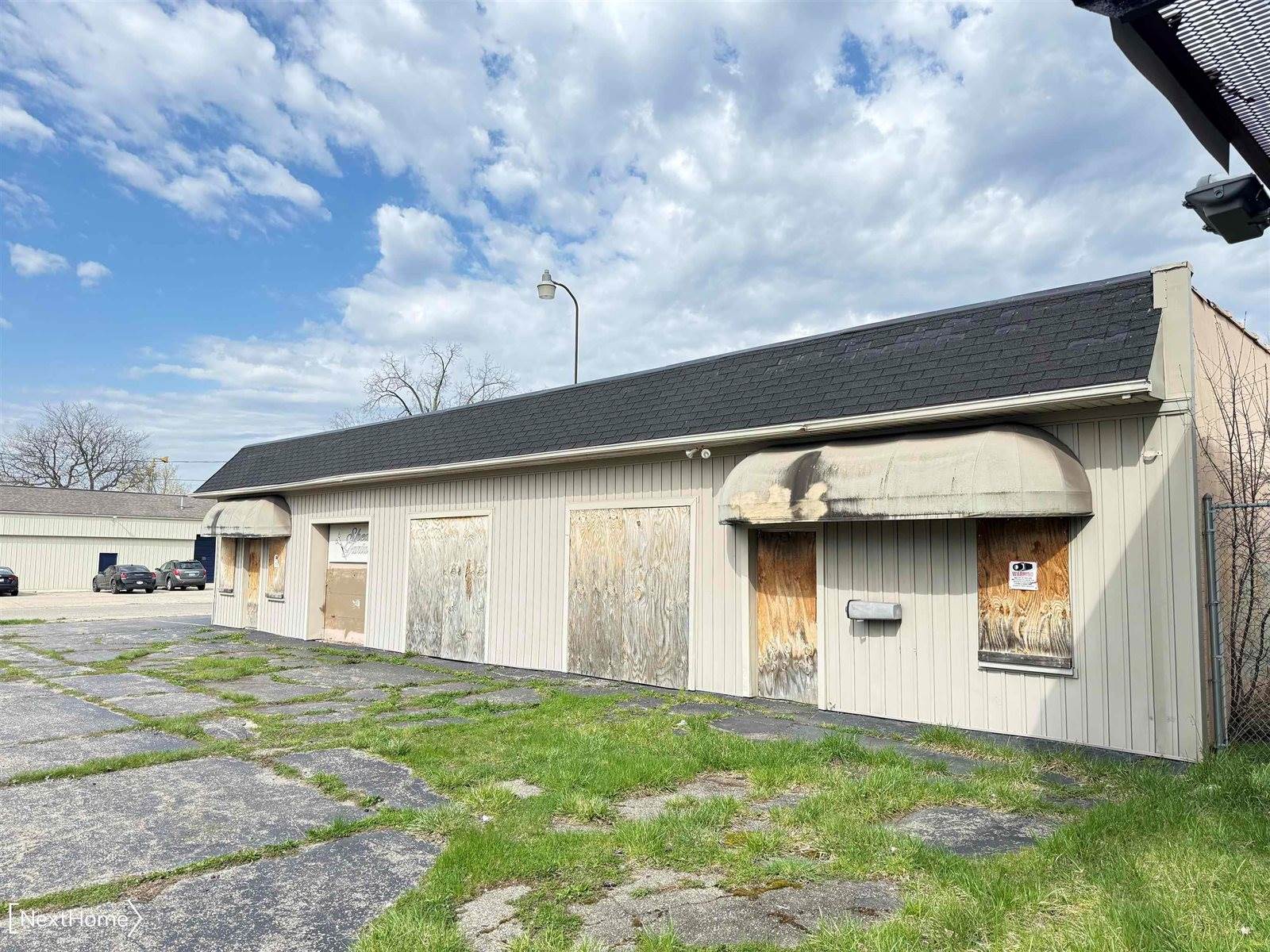 3401 Fenton Road, Flint, MI 48507