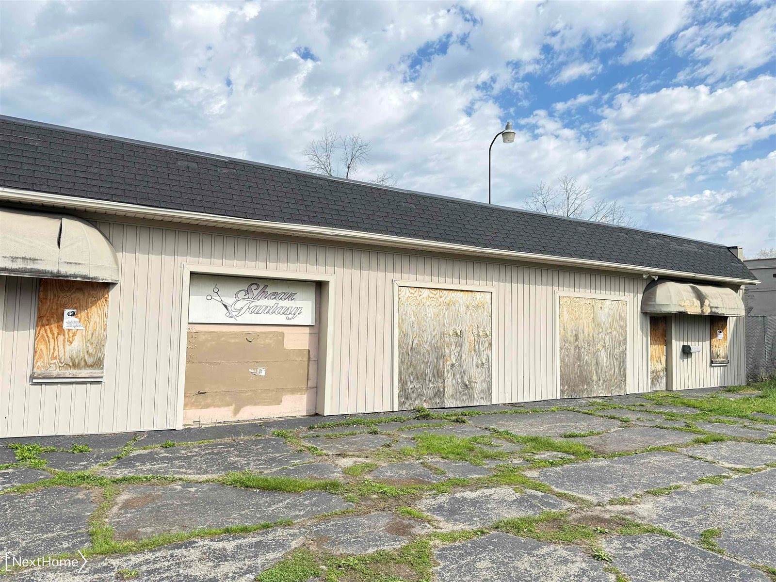 3401 Fenton Road, Flint, MI 48507